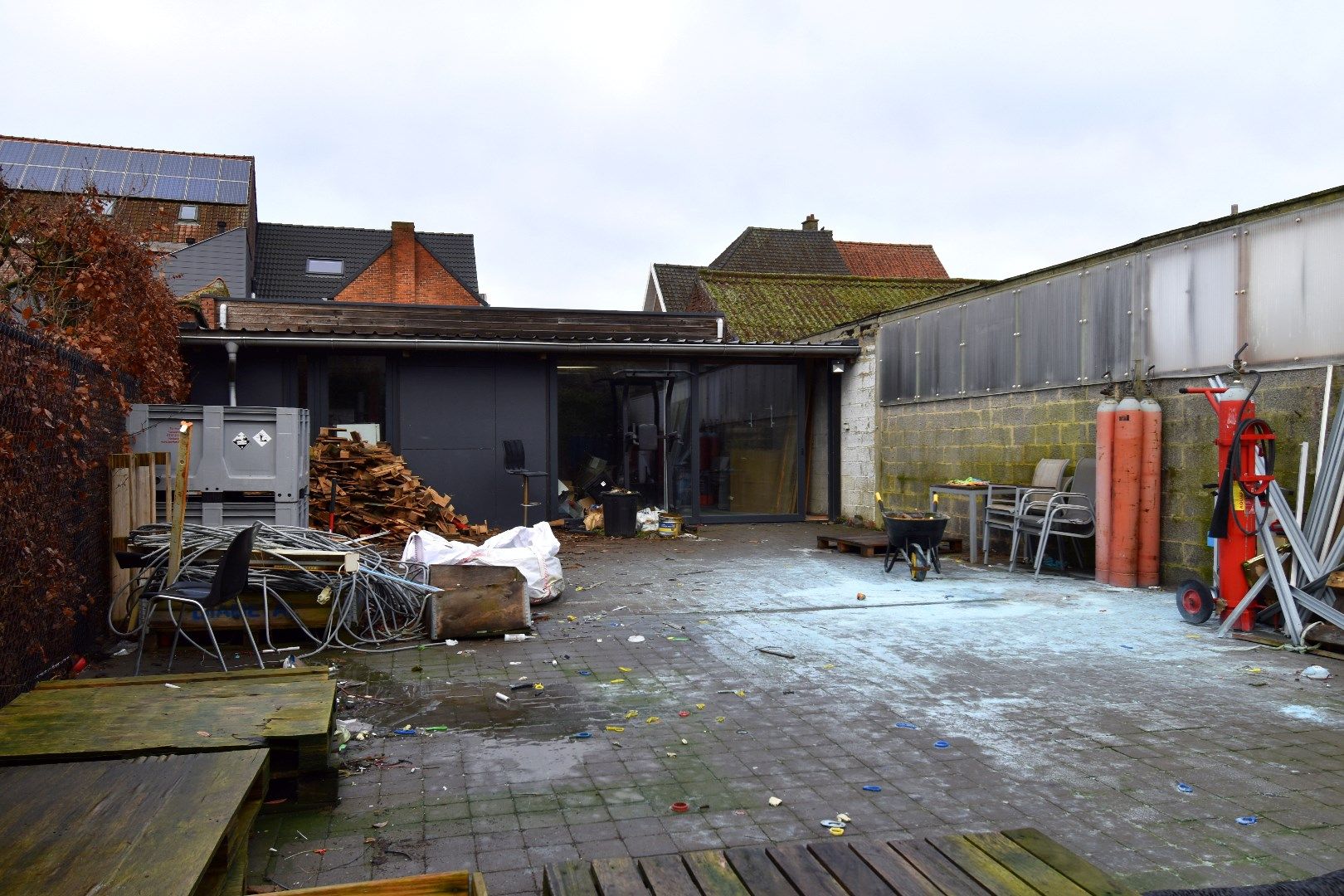 Veelzijdige handelswoonst met achterliggend magazijn te koop in Marke foto 10