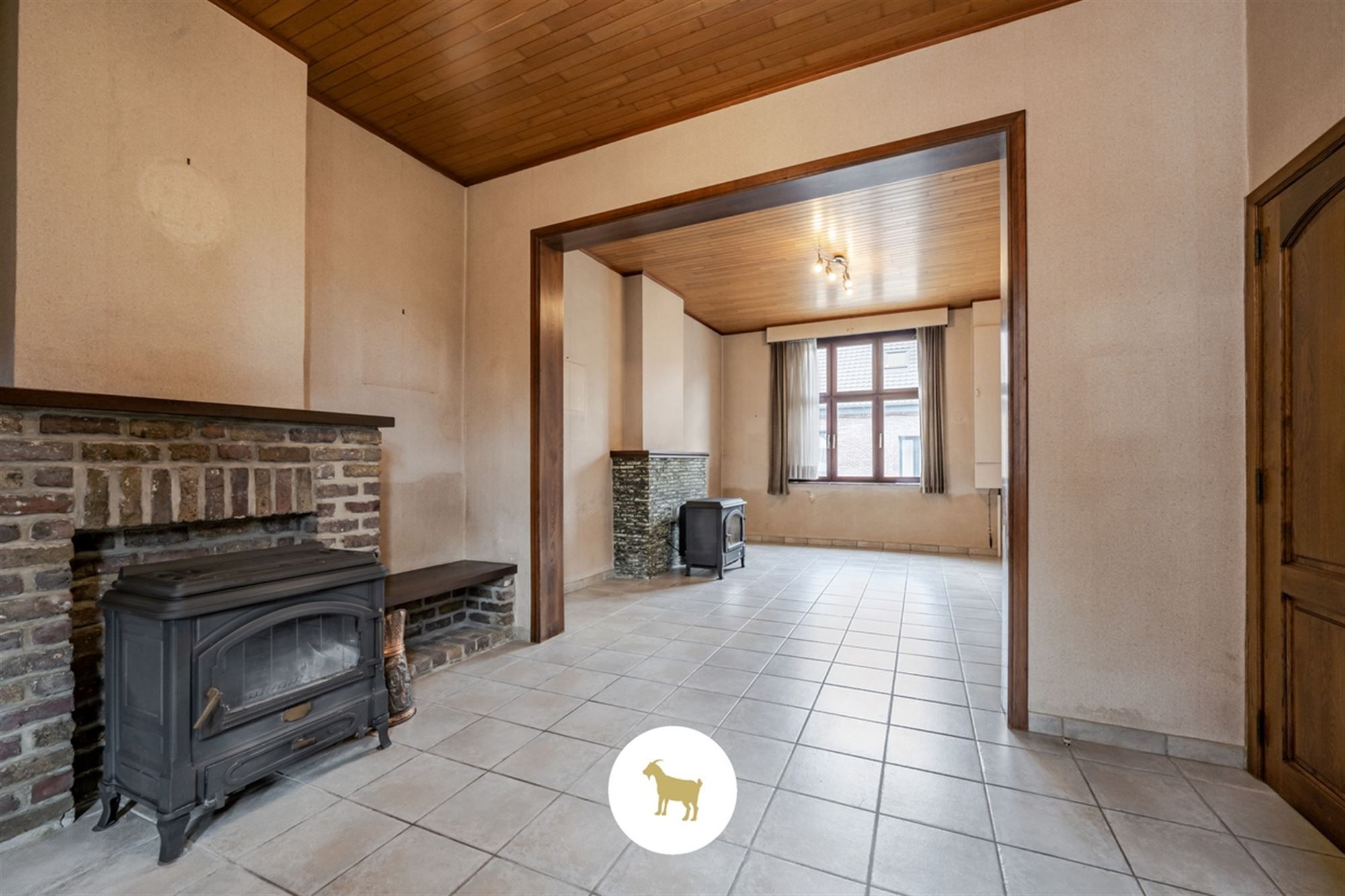 Ruime DORPSWONING met SCHUUR, BIJGEBOUW, BINNENKOER, TUIN & 4 (tot 5) SLAAPKAMERS, op een PERCEEL grond van ca. 920m² foto 16