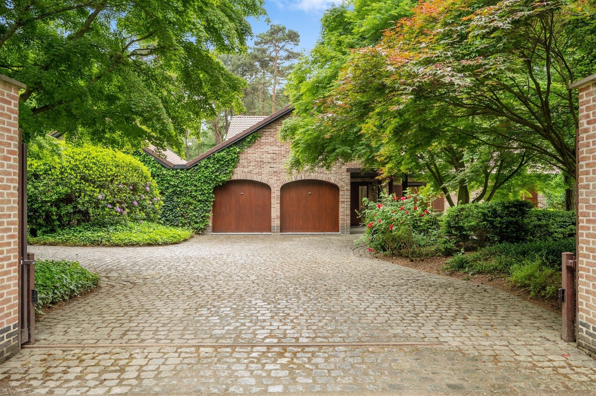 Prachtige villa met een mooie en zeer goed onderhouden tuin foto 5