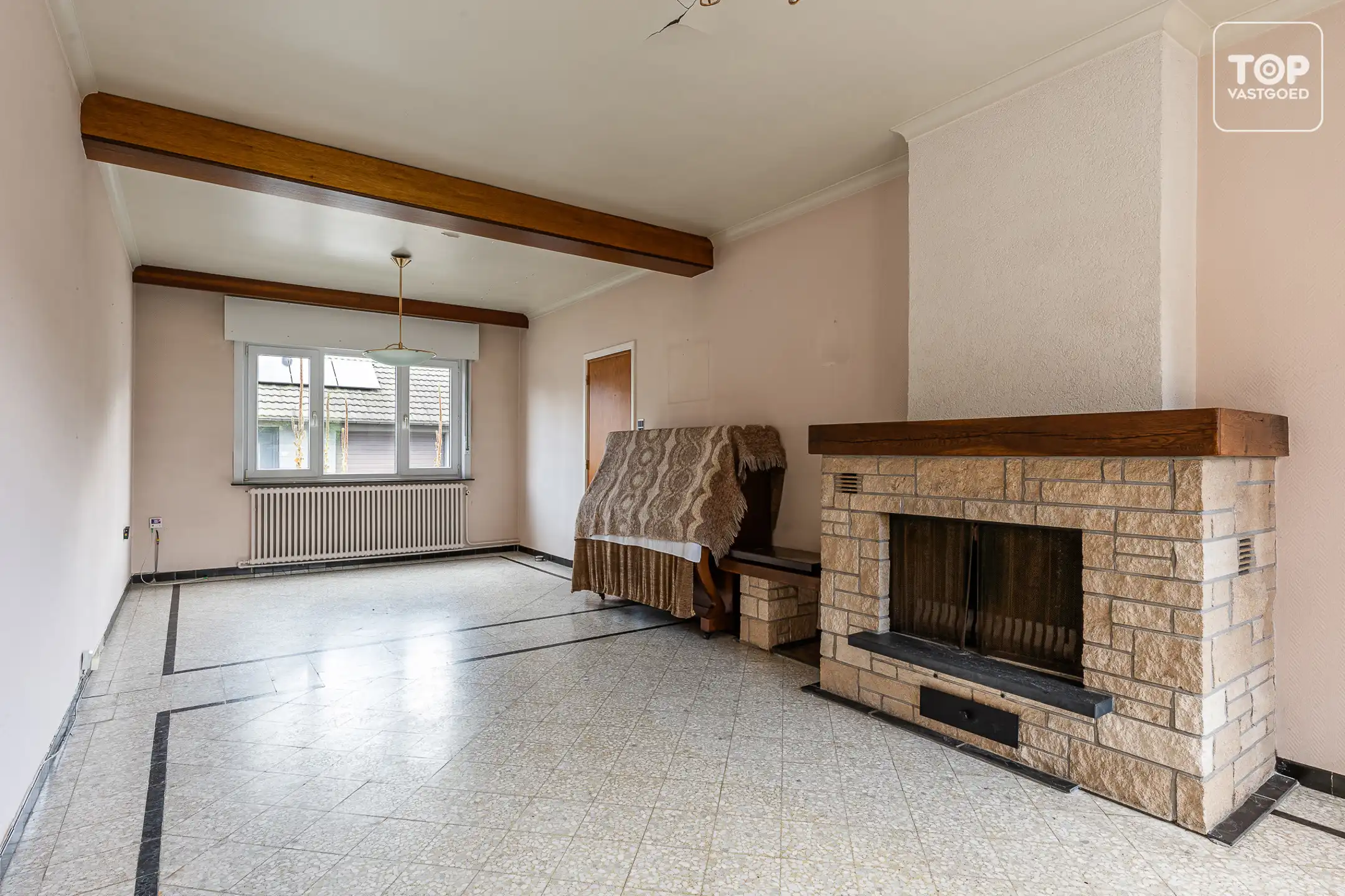 Te renoveren halfopen bebouwing met 3 slaapkamers, garage en ruime tuin op perceel van +-600 m² foto 5
