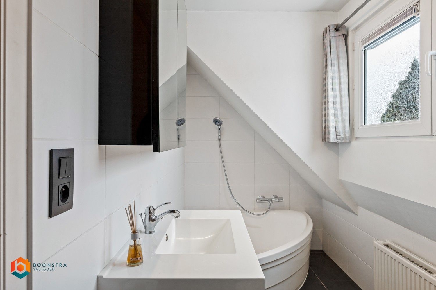 Instapklare rijwoning in centrum Heist foto 14