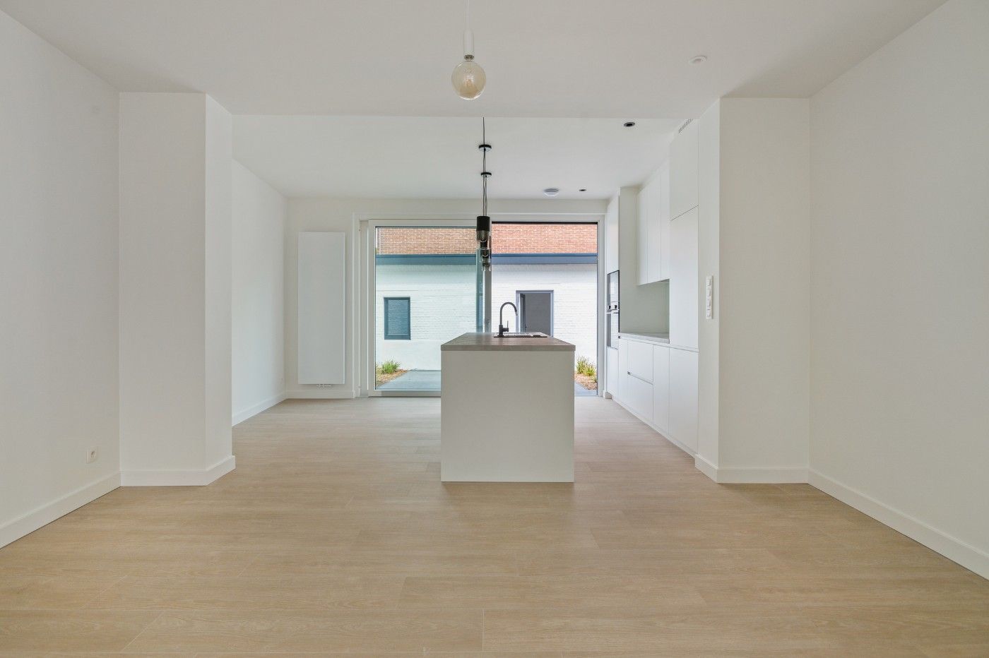 Volledig gerenoveerde, instapklare woning met 3 slpk., tuintje en garage foto 7