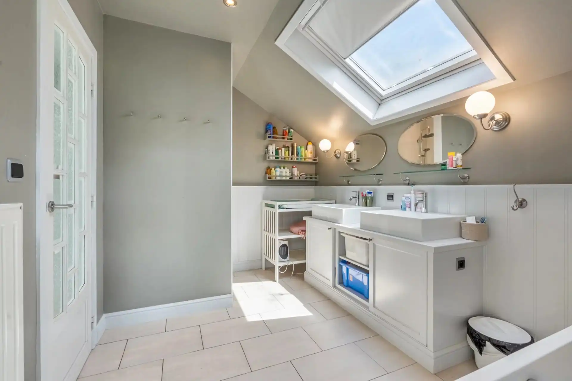 Ruime gezinswoning met 4 slaapkamers te Stal foto 10