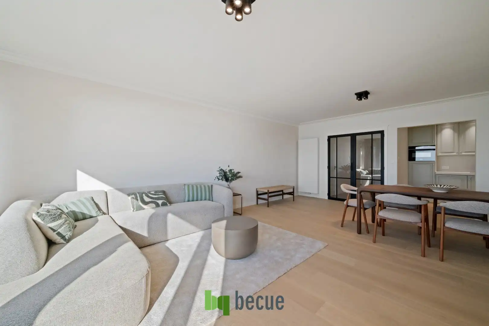 STARTPRIJS: 495.000 EURO ! Luxueus vernieuwd appartement (92 m²) met EPC A foto {{pictureIndex}}