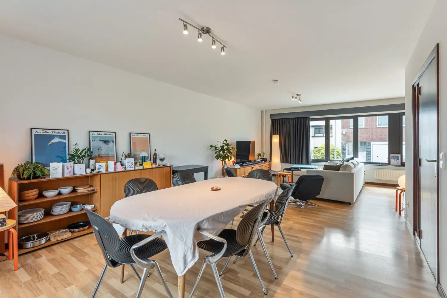 Gerenoveerde en energiezuinige woning met 3 slaapkamers, een diepe tuin en een garage met een oprit op een toplocatie te Kessel-Lo! foto 10