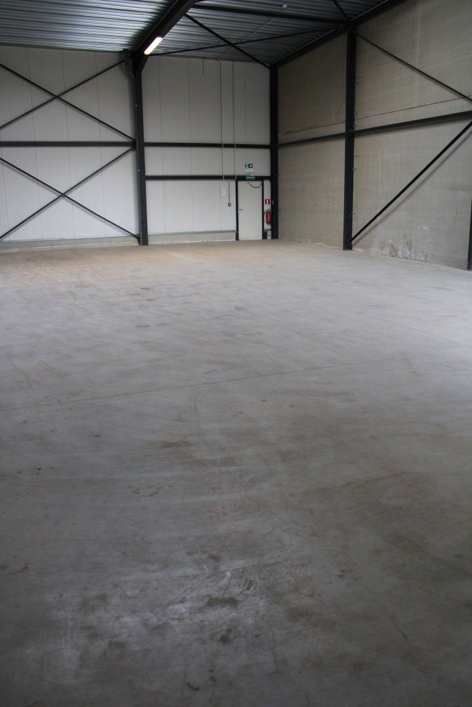 Magazijn (+- 200m²) foto 3