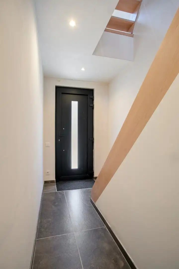 Ruime, gerenoveerde instapklare woning in Lauwe! foto 13