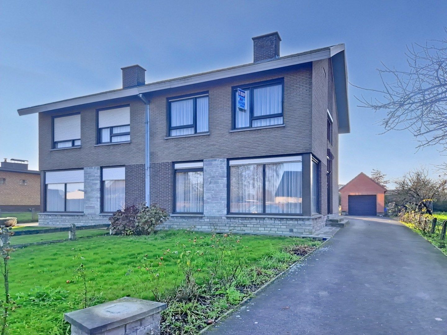 Hoofdfoto van de publicatie: Halfopen woning met 4 slpk