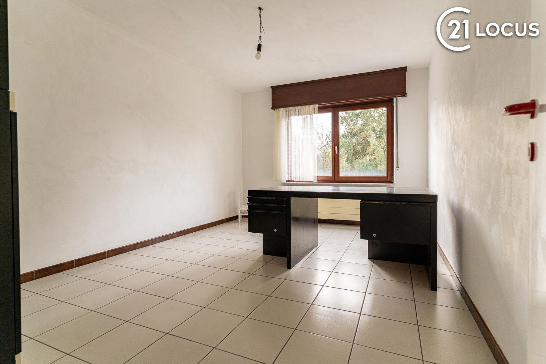 Ruime woning in rustige buurt te Zwijndrecht - 5 slaapkamers foto 12