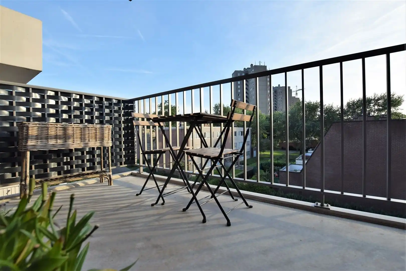 Modern en licht appartement met terras in parkomgeving. foto 8