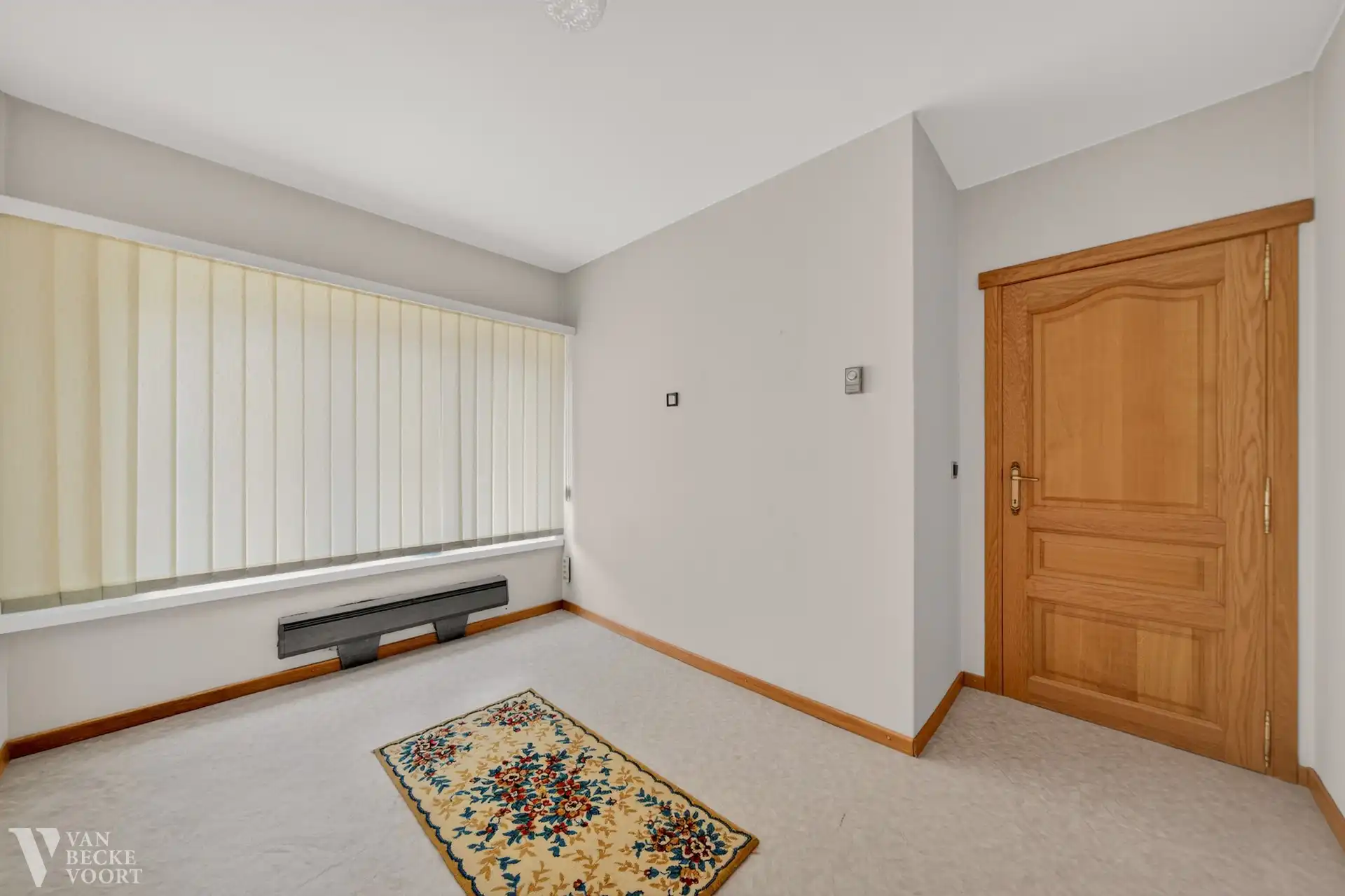 Te renoveren bel-etagewoning met garage foto 10