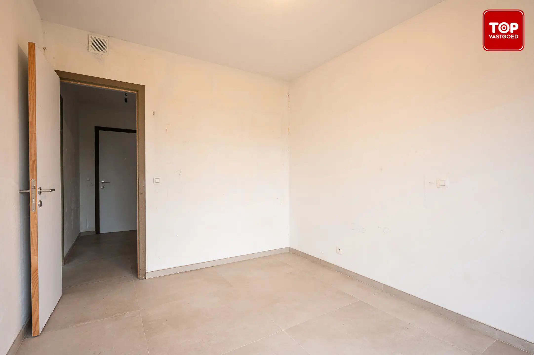 Ruim en lichtrijk nieuwbouwappartement met tuin foto 9