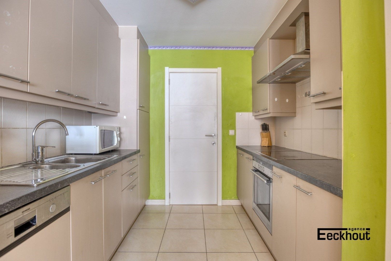 Ruim (100 m²) & instapklaar appartement in het centrum van Oostende! foto 5