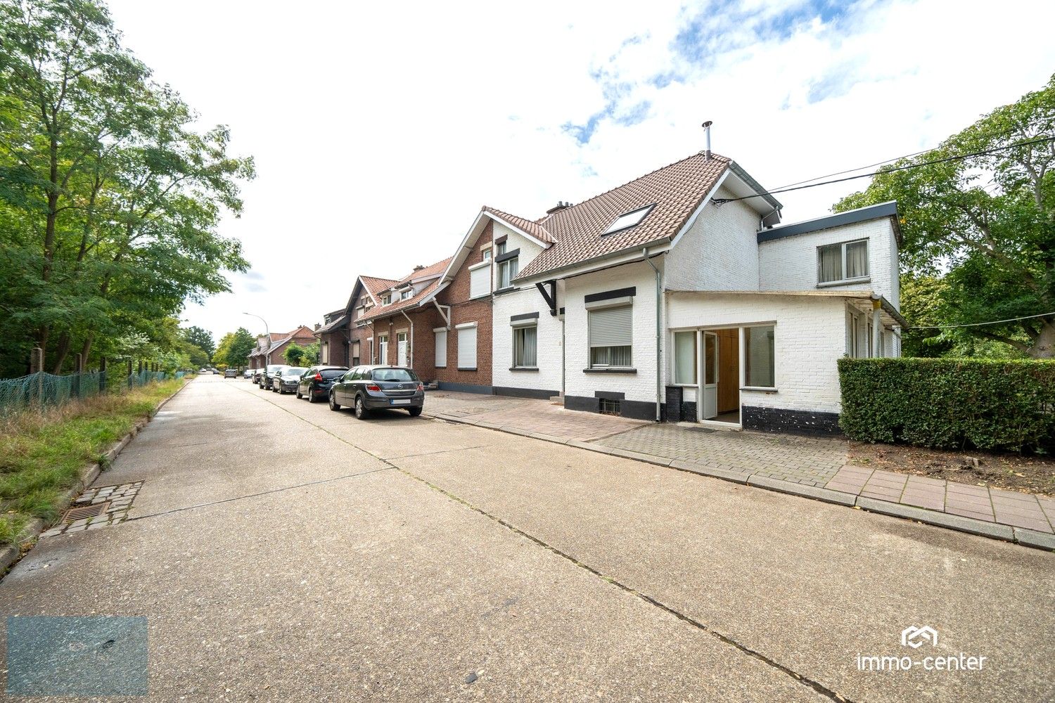 Ruime woning met 4 slaapkamers, tuin en garage – Genk (Winterslag) foto 2