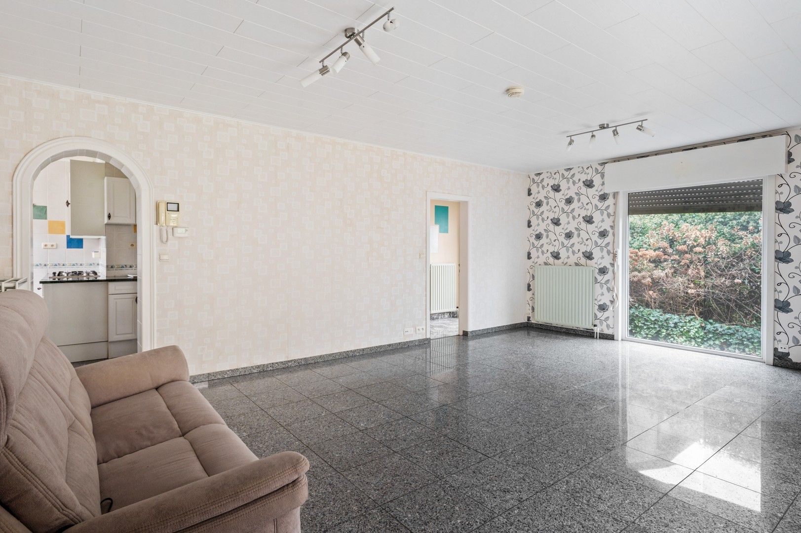 Gelijkvloerse woning te renoveren met 3 slaapkamers foto 2