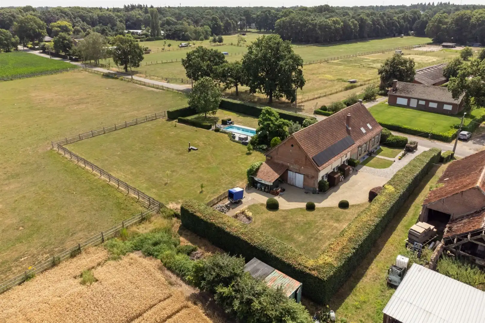 Authentieke kasteelhoeve op toplocatie tussen de weilanden. foto 29
