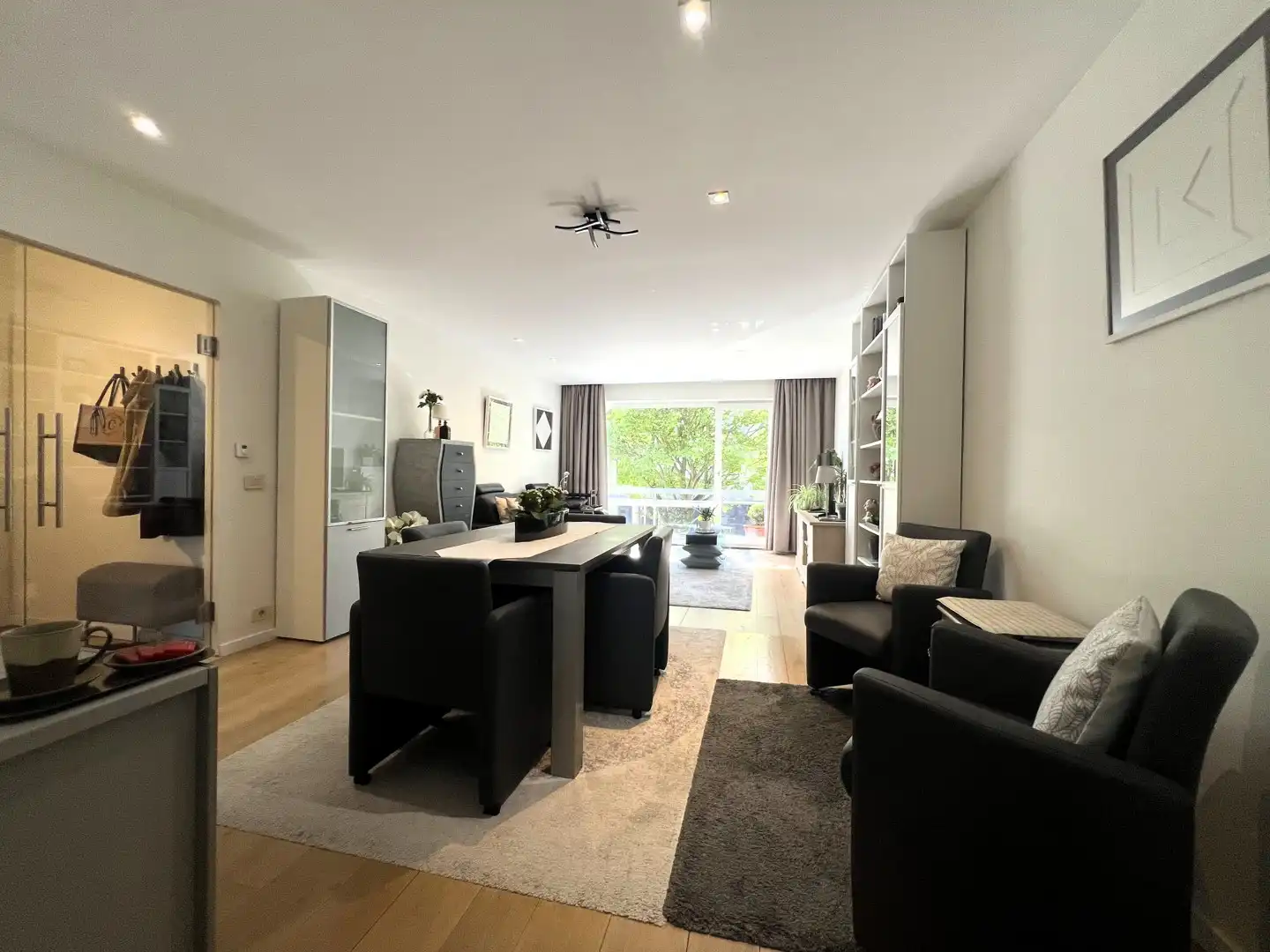 Instapklaar appartement incl. private autostaanplaats met centrale ligging foto 4