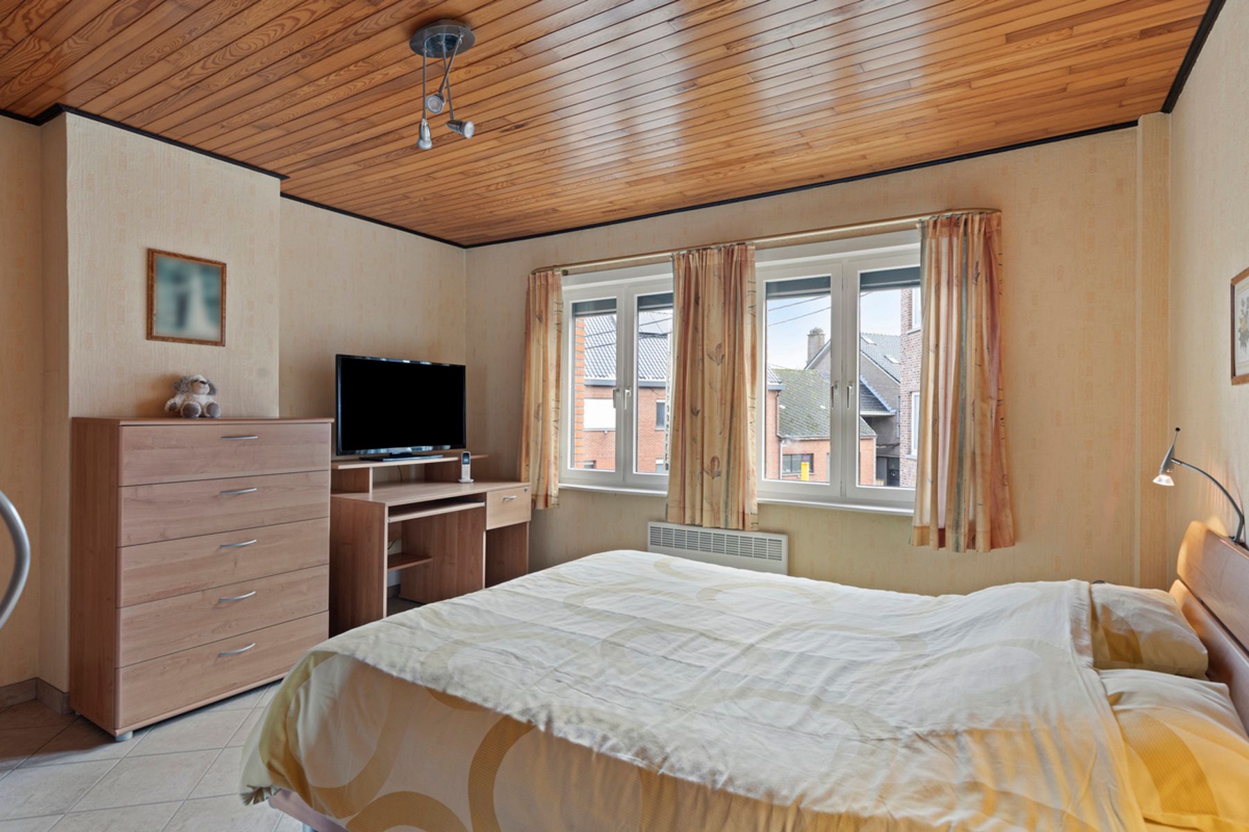 Instapklare centrumwoning met garage en autostaanplaats.  foto 19