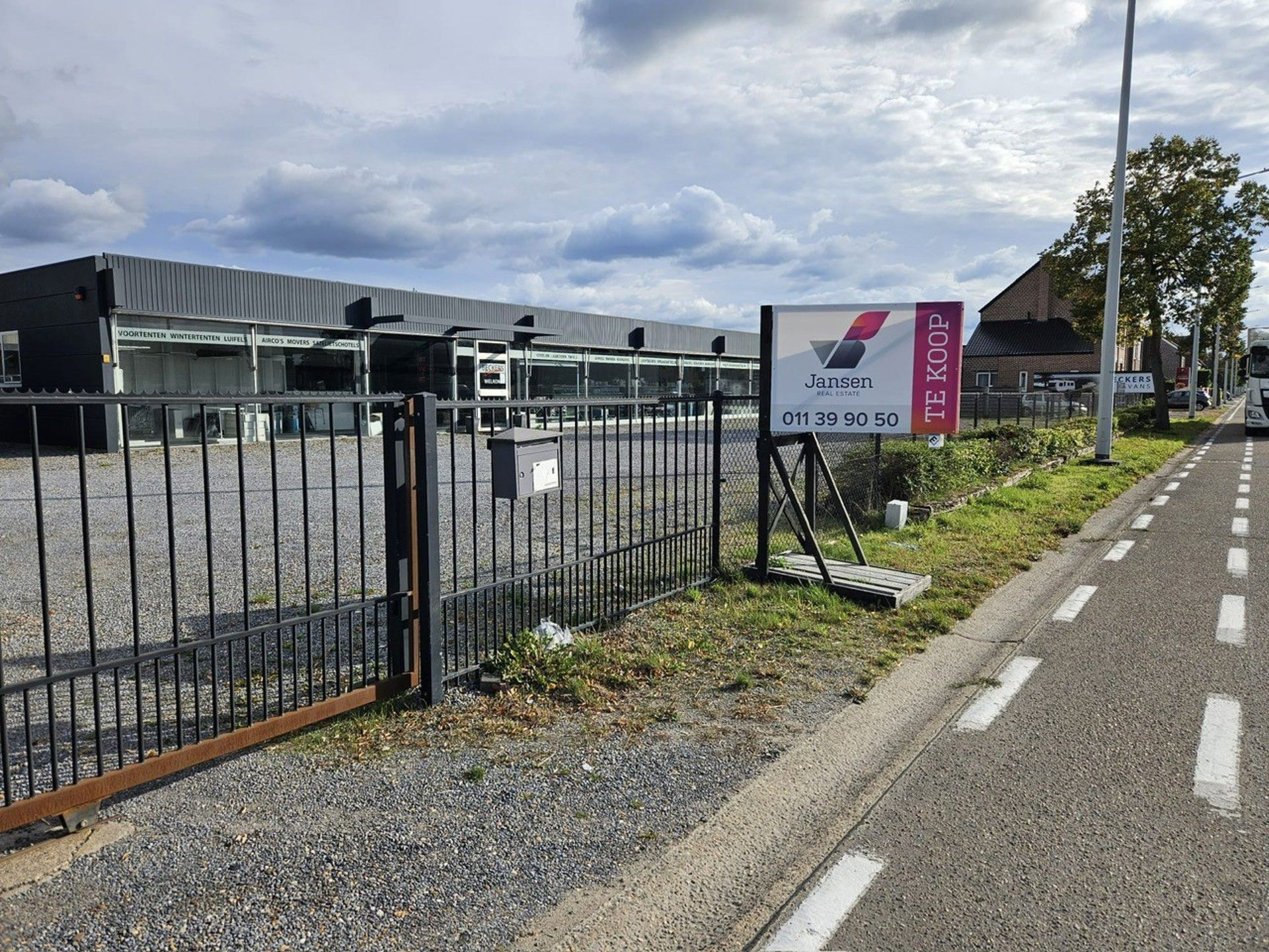 Te koop: commercieel gebouw of projectlocatie in Dilsen-Stokkem foto 2