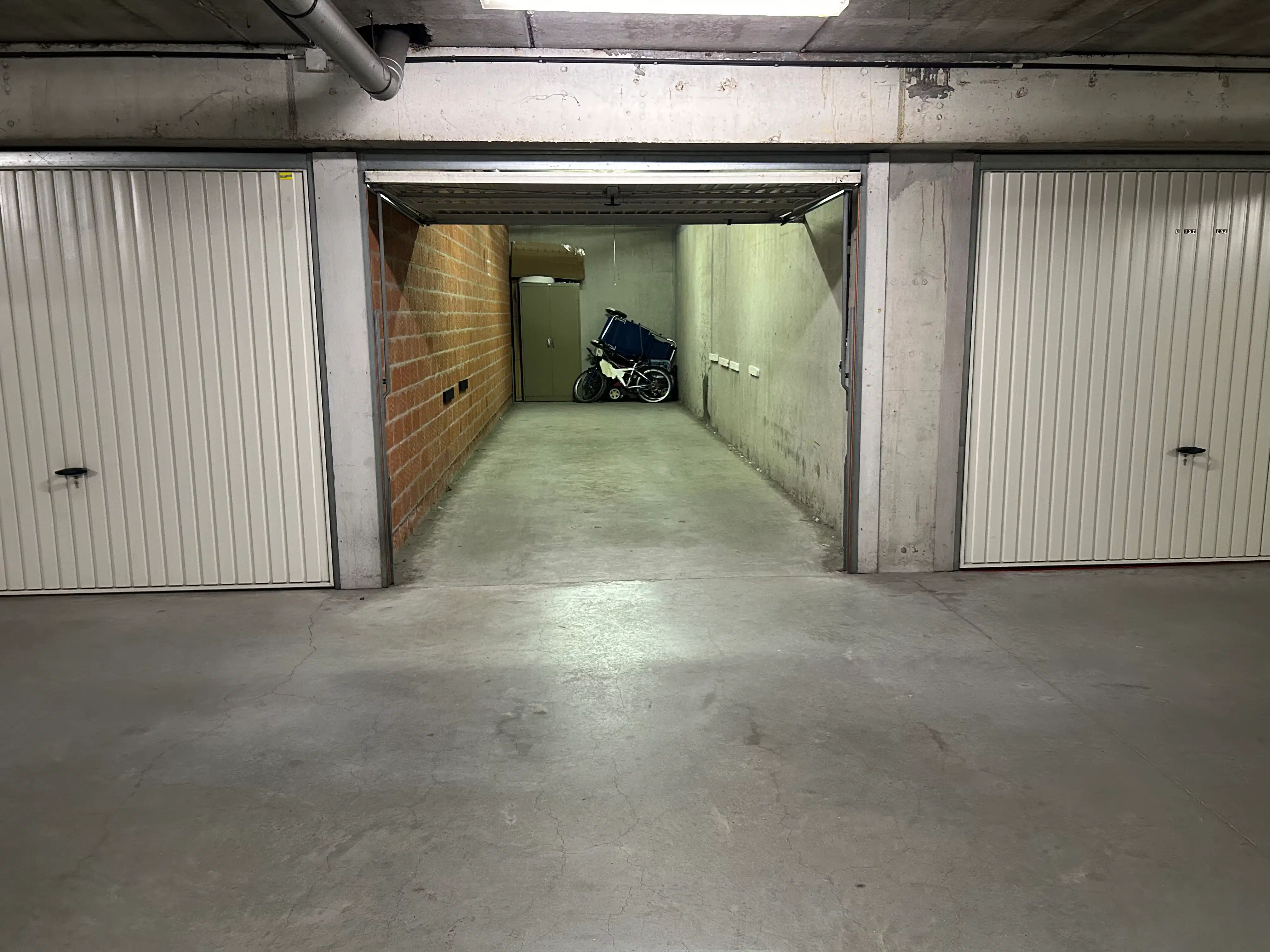 Centraal gelegen dubbele garagebox te Nieuwpoort-Bad foto 3