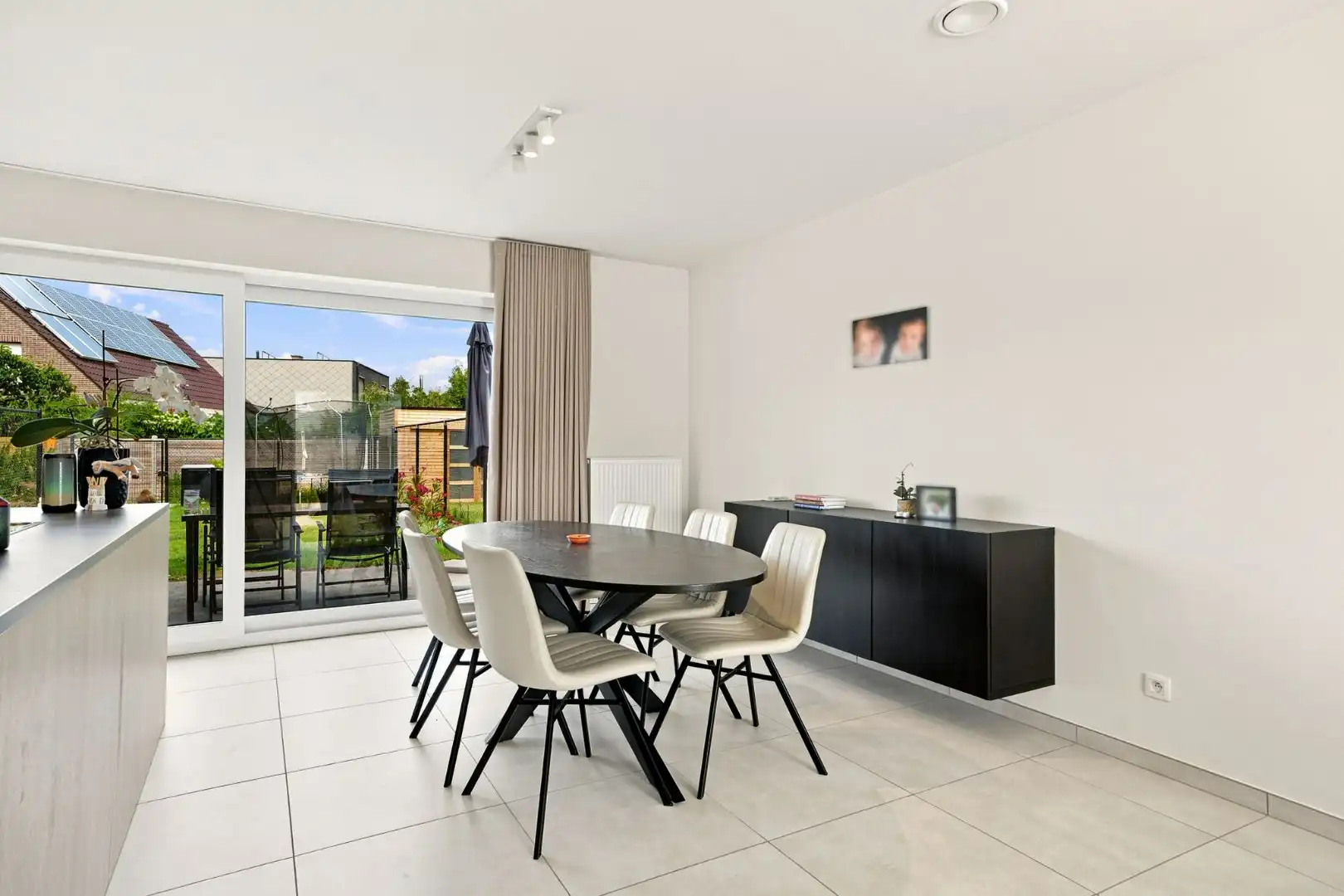 Perfect instapklare woning met 3 slks en tuin in een gegeerde autoluwe buurt te Heule foto 9