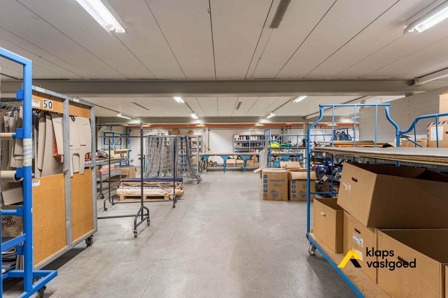 Knappe industriële hal op het bedrijventerrein van Rotem foto 15