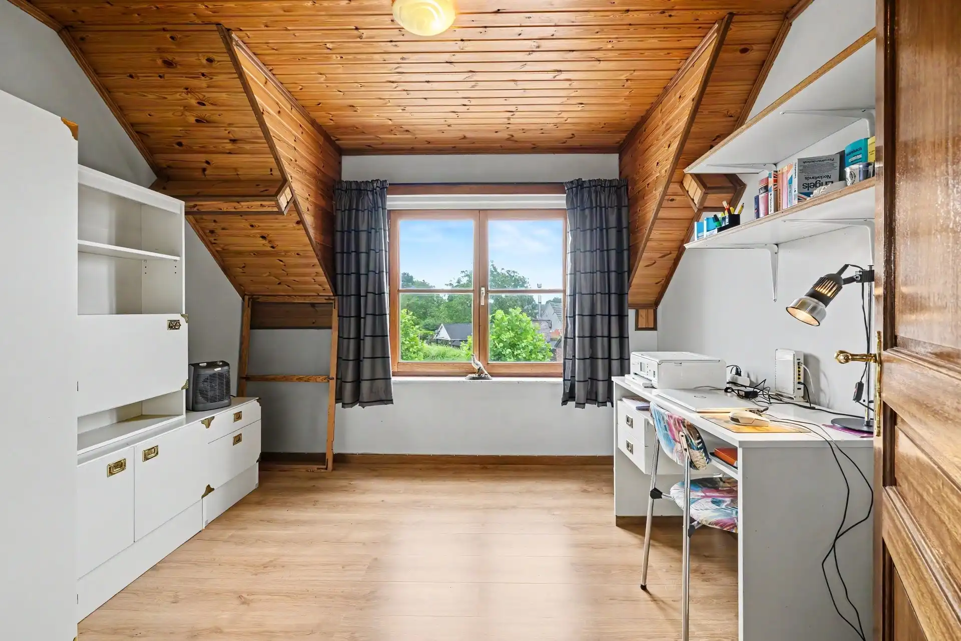 Instapklare gezinswoning met prachtig uitzicht in De Klinge foto 21