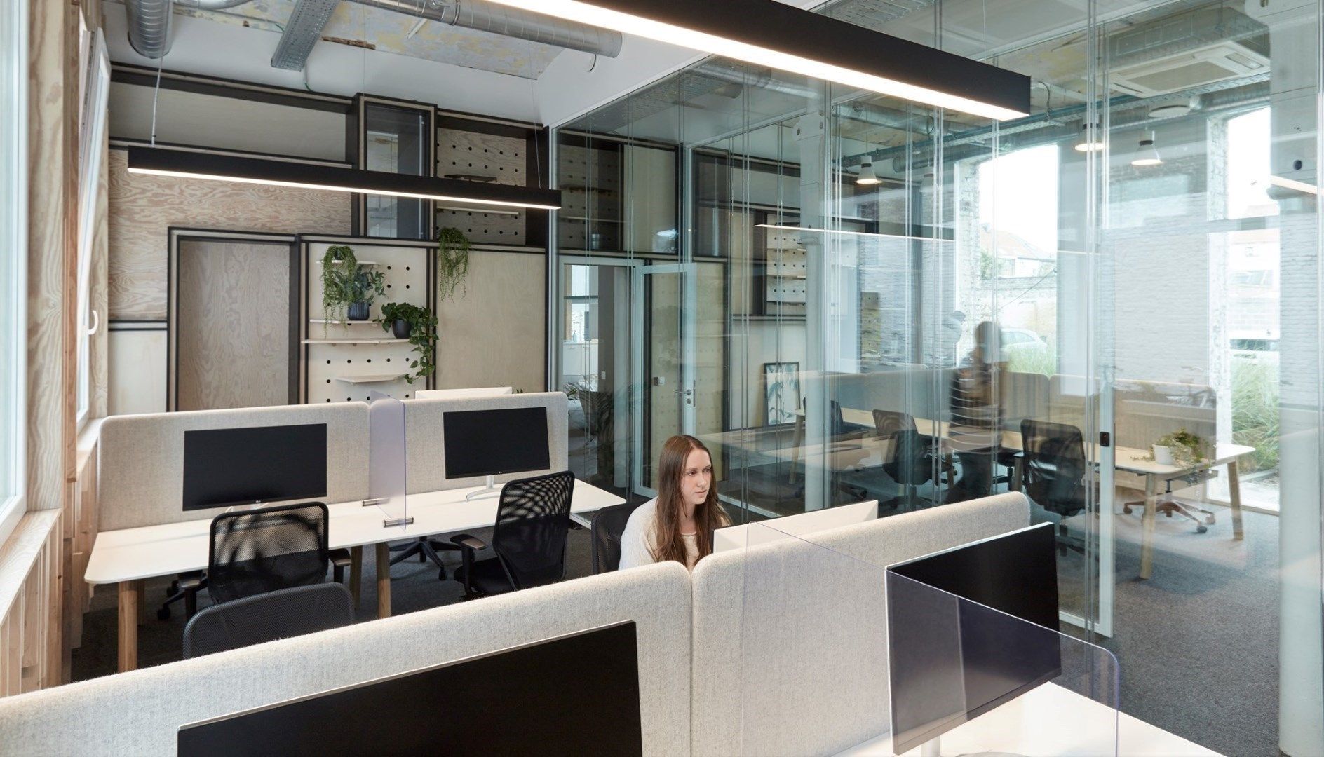 Kantoren in karaktervol gerenoveerd industrieel kantoorgebouw BC Watt Factory foto 14