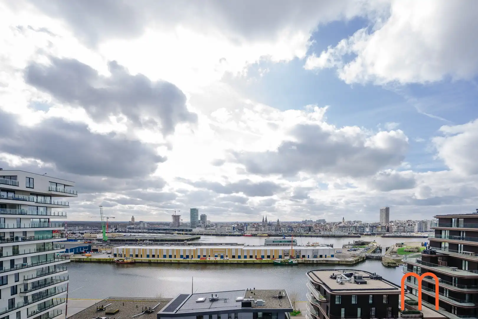 Luxe appartement met zee- en havenzicht in Ensor Tower – Oosteroever Oostende foto 2