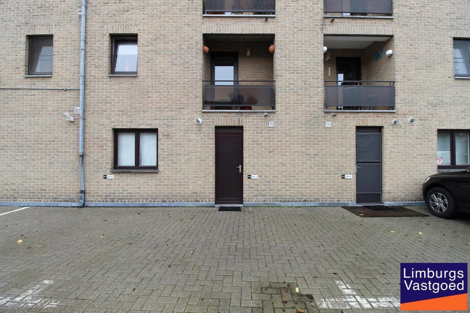 Handels/praktijkruimte, 110m², kelder met drijfkracht, parking foto 18