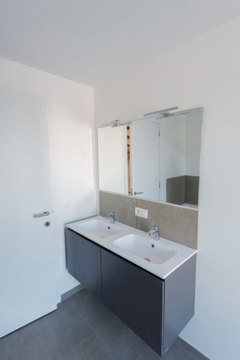 Ruime nieuwbouwwoning foto 19