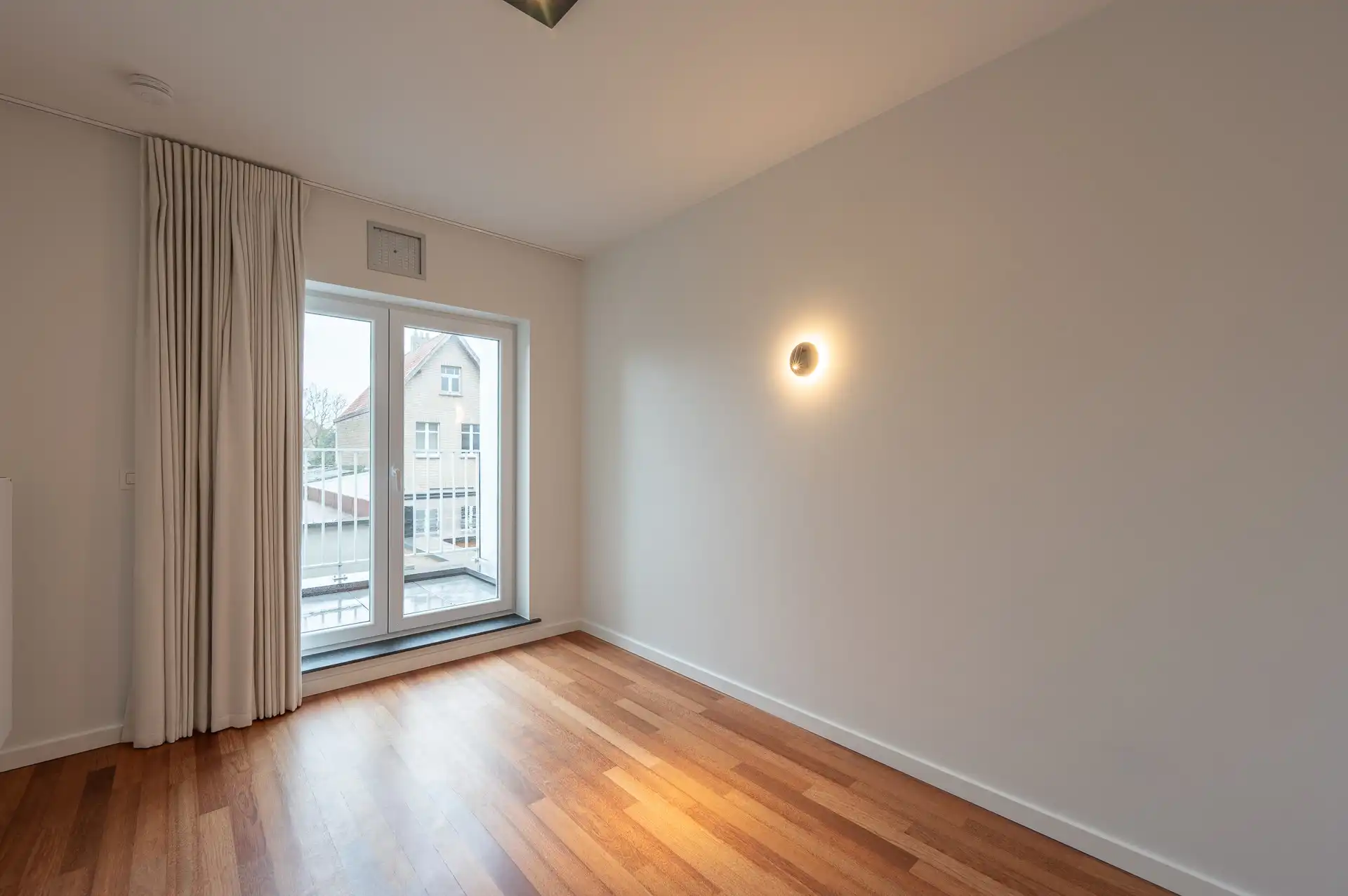 Ongemeubeld: prachtig nieuw en zonnig appartement nabij het centrum en de zeedijk! foto 14