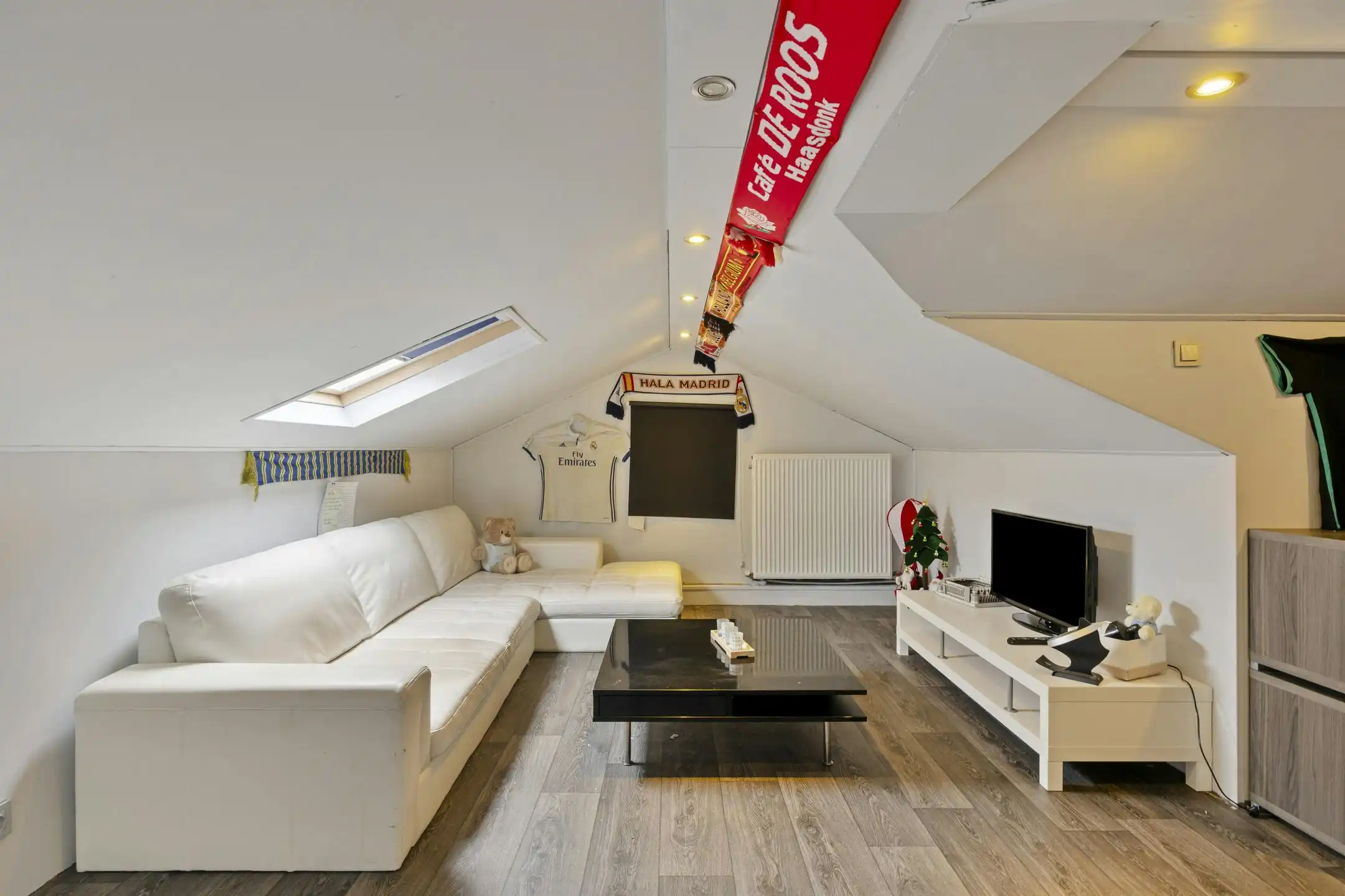 Ruime bungalow met gastenverblijf of ruimte voor bijberoep foto 15