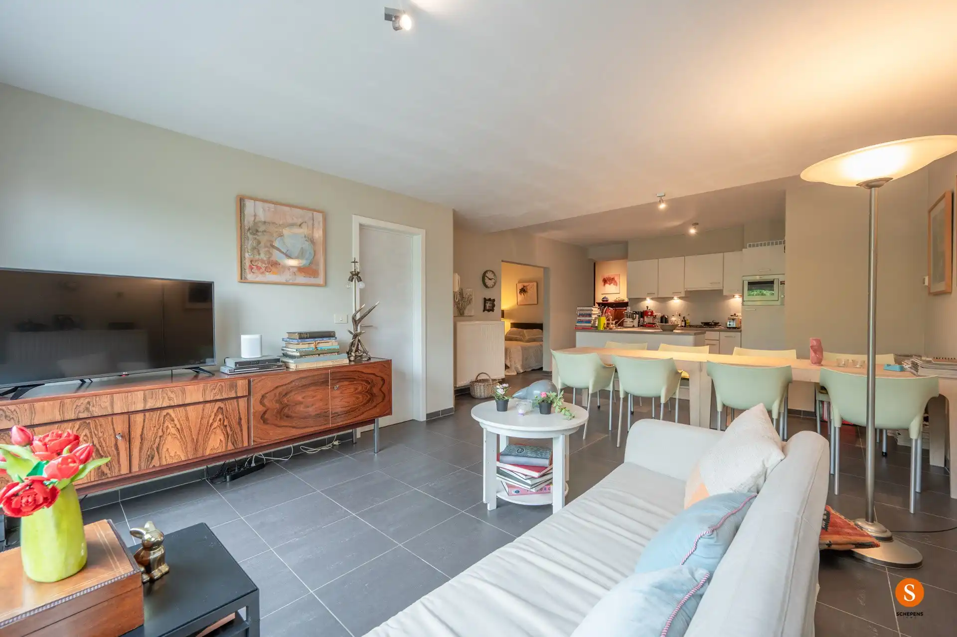 Stijlvol gelijkvloers appartement met private tuin nabij zee in De Haan. foto 3