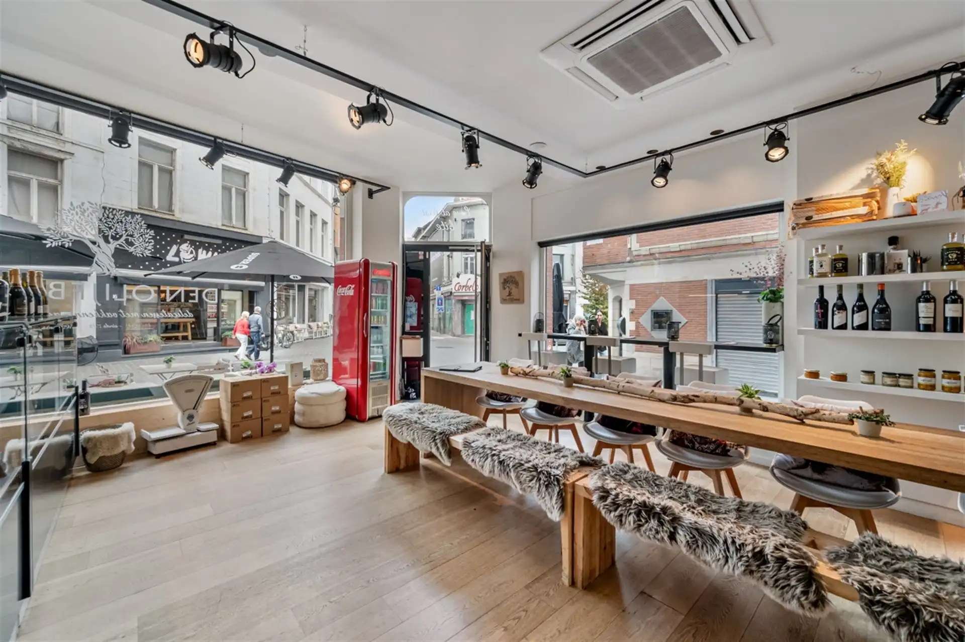 Gerenoveerde opbrengsteigendom bestaande uit handelspand en 3 appartementen foto 5