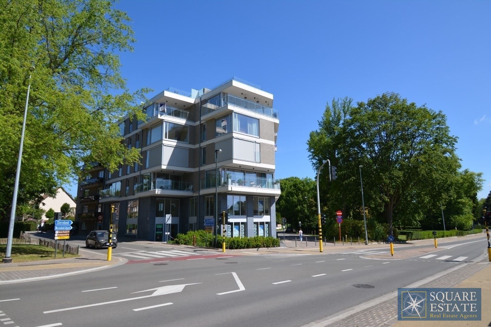 Duplex met 2 kamers en parking in recent gebouw foto 9