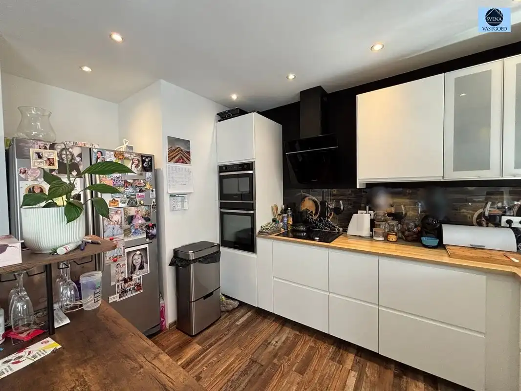 GERENOVEERDE WONING MET 3 SLAAPKAMERS foto {{pictureIndex}}