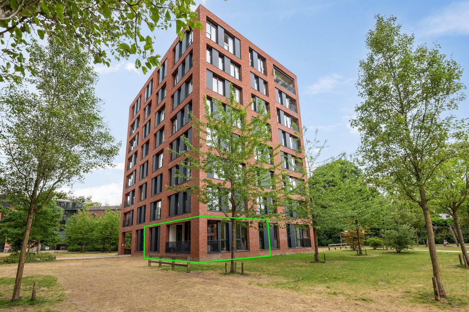 Gelijkvloers appartement met 2 slaapkamers en terras in 't Groen Kwartier! foto {{pictureIndex}}