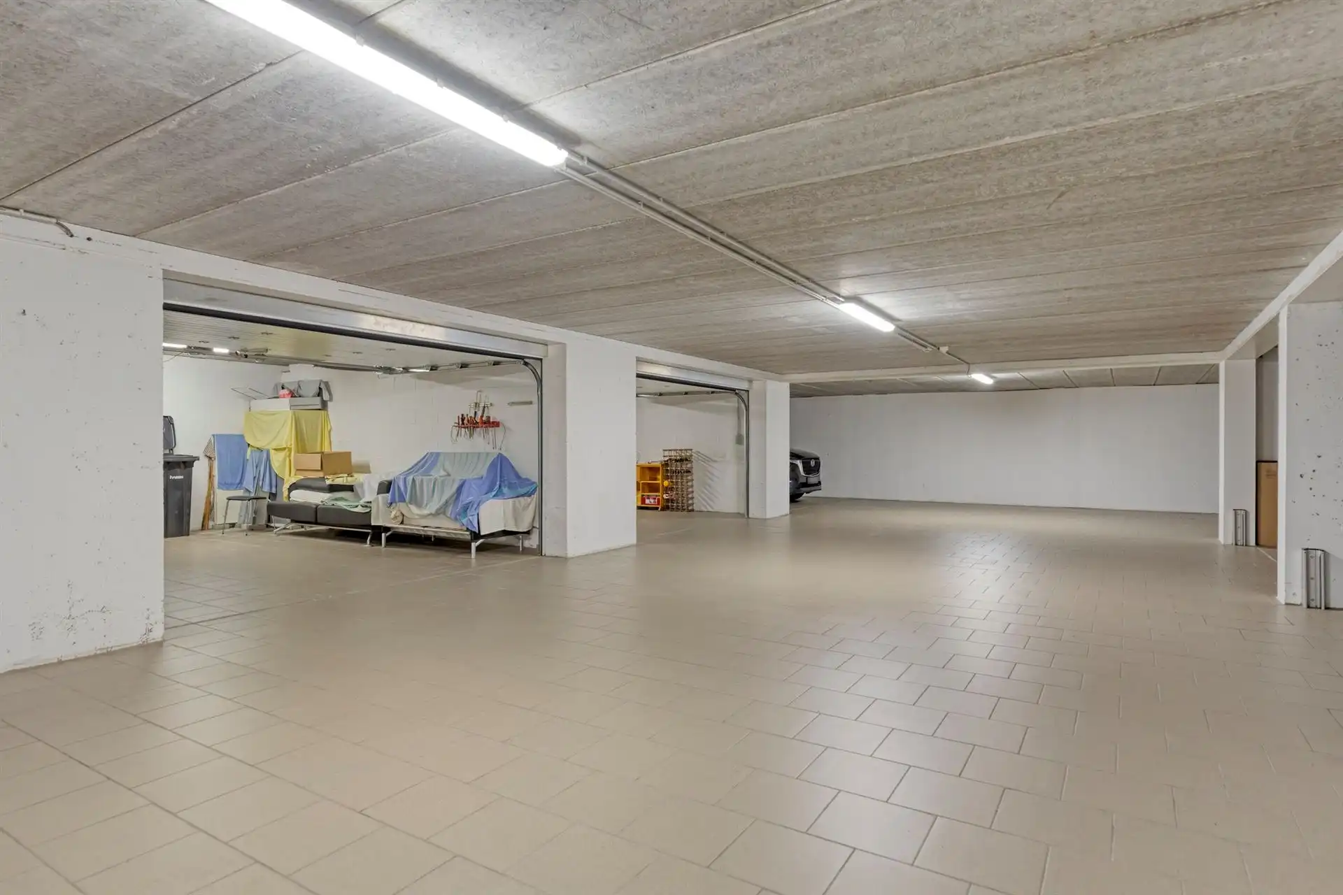 Appartement met 3 slaapkamers en 2 garages. foto 22