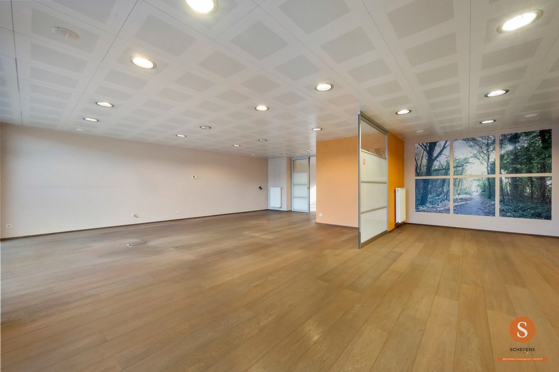 Handelszaak met veel mogelijkheden in het centrum van De Haan te koop. foto 5