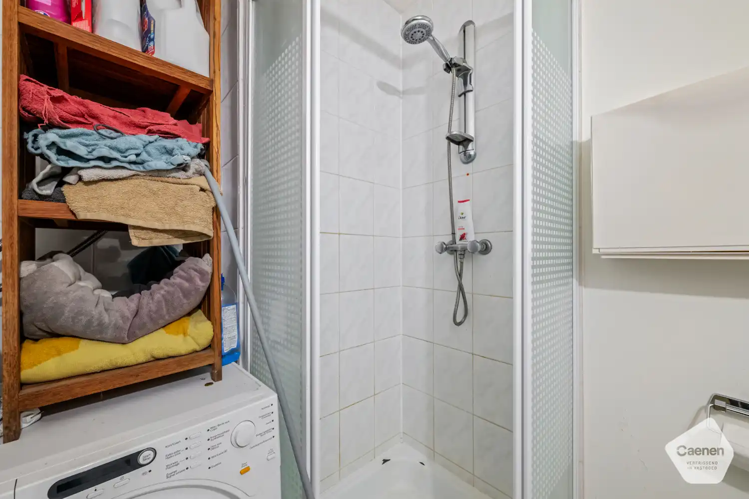 Moderne instapklare studio met prachtig frontaal zicht op zee foto 7