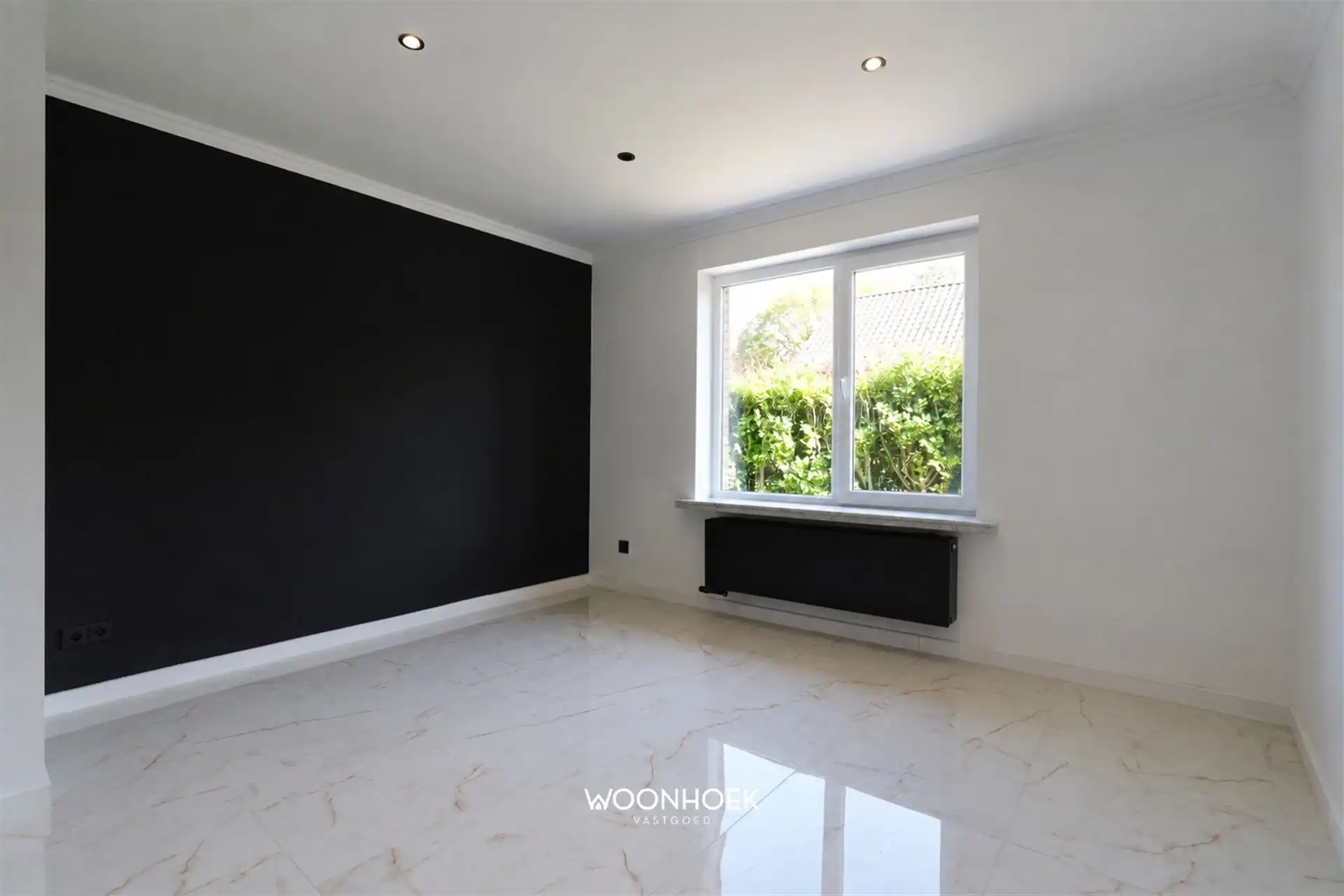 Gerenoveerde villa met bureau en 6 slaapkamers! foto 17