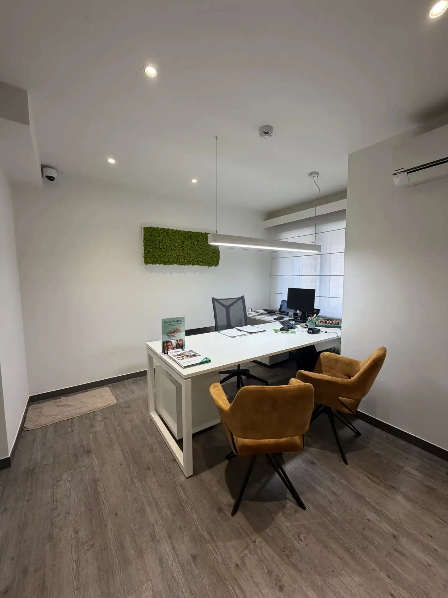 Ruim handelspand op toplocatie in Koersel centrum foto 19