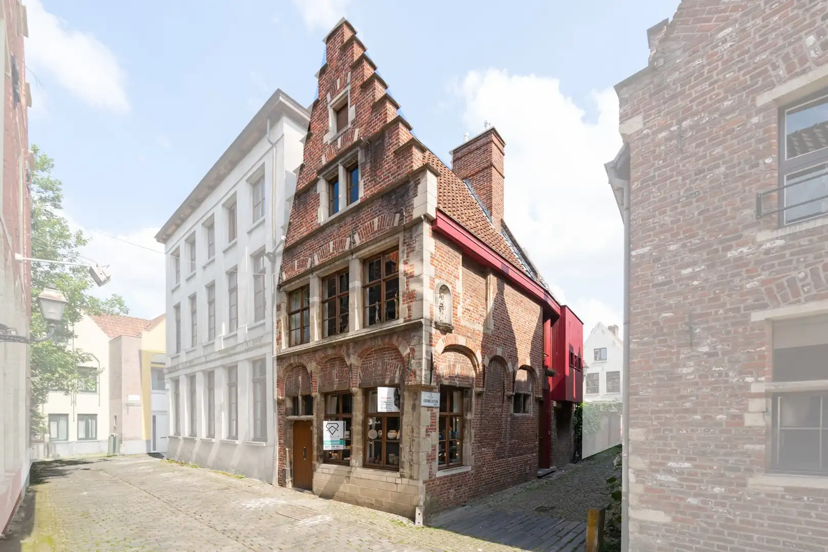 Hoofdfoto van de publicatie: Zeer authentiek en knap onderhouden pand in het Patershol te koop