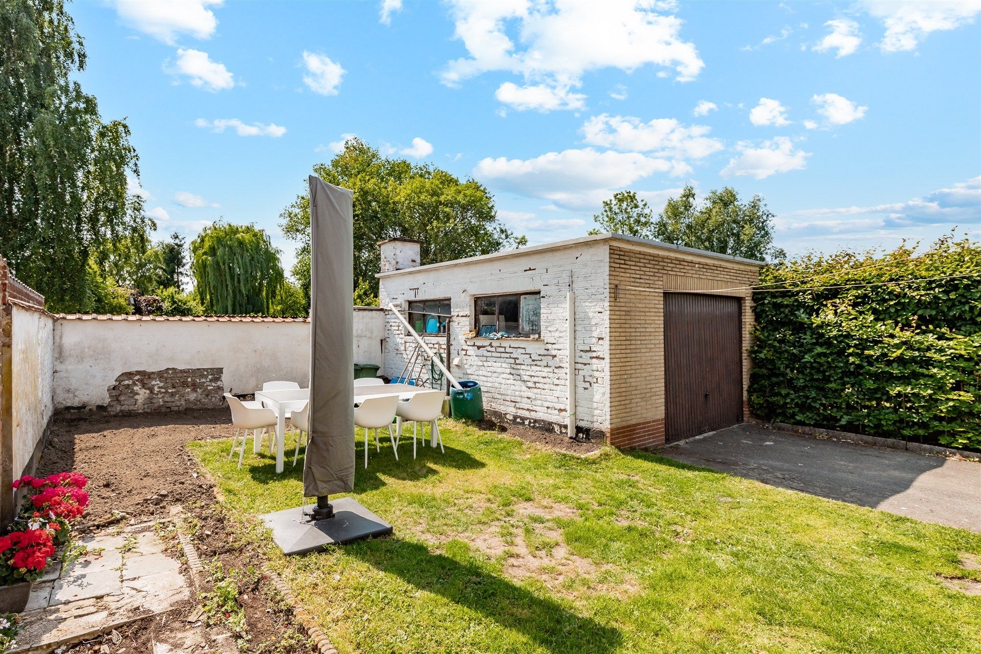 Halfopen bebouwing met 3 slk en tuin op goede ligging foto 20