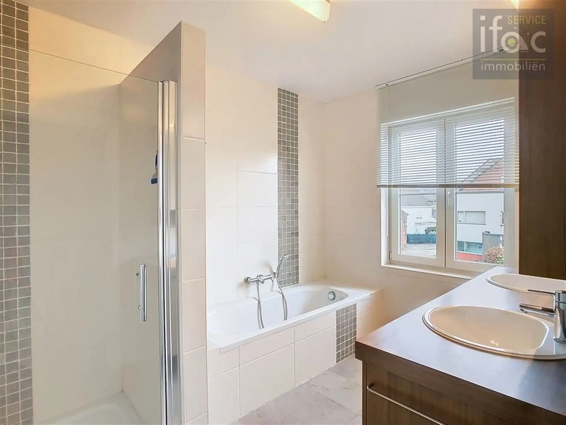 Rustig gelegen villa in doodlopende straat in Duisburg foto 17