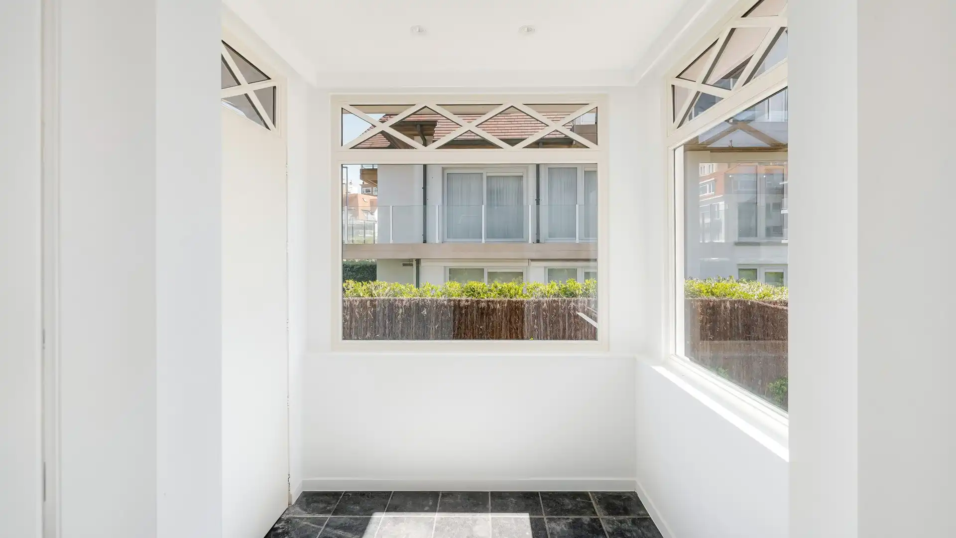 Exclusief gerenoveerde villa op een absolute toplocatie foto 3