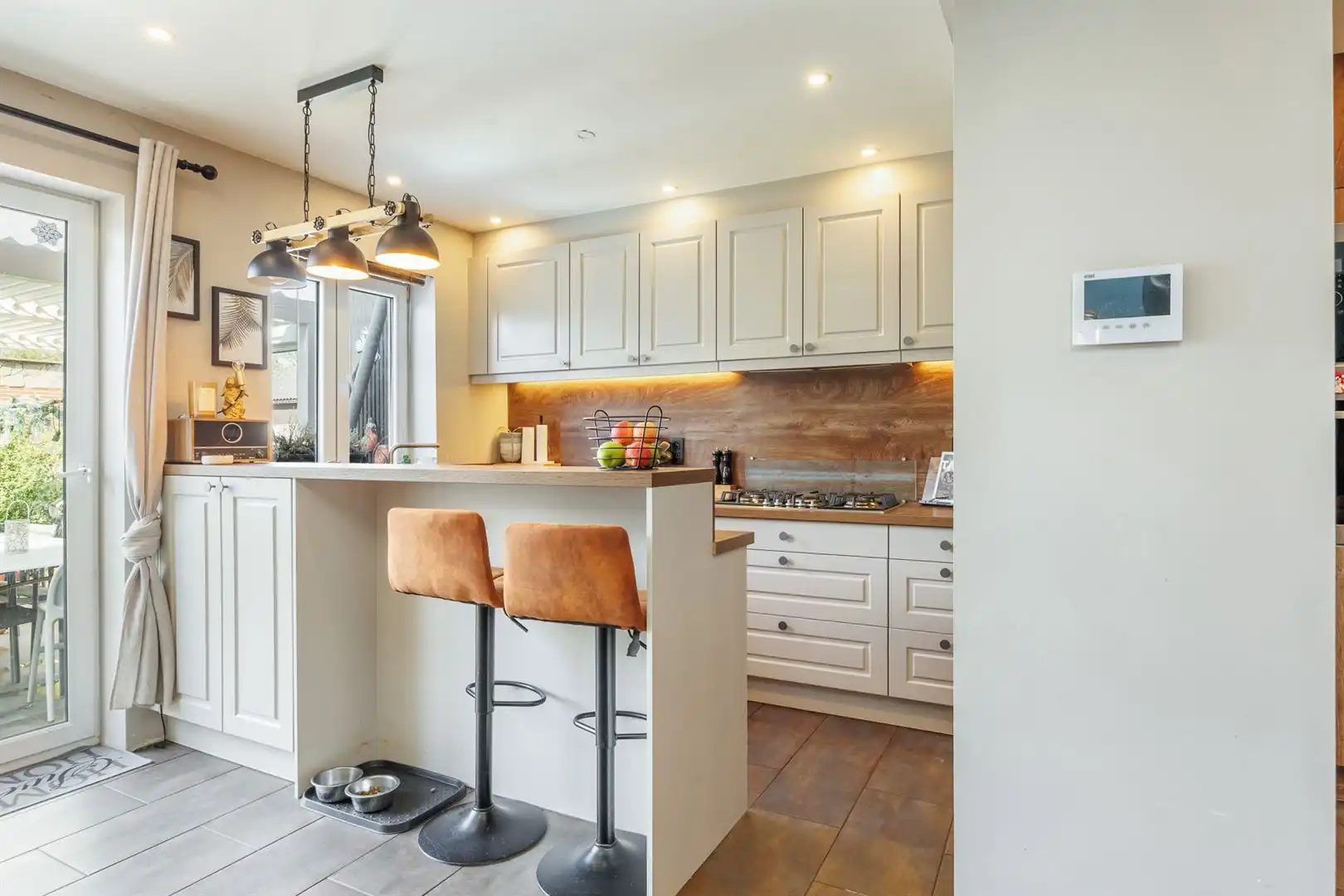 Ruim wonen in Tuinwijk met tuin, garage en vier slaapkamers foto 7