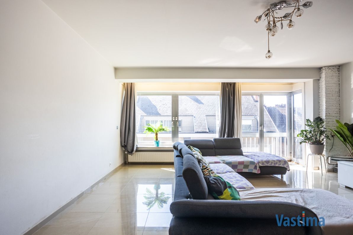 Appartement met 3 slaapkamers en terras in hartje Aalst foto 3