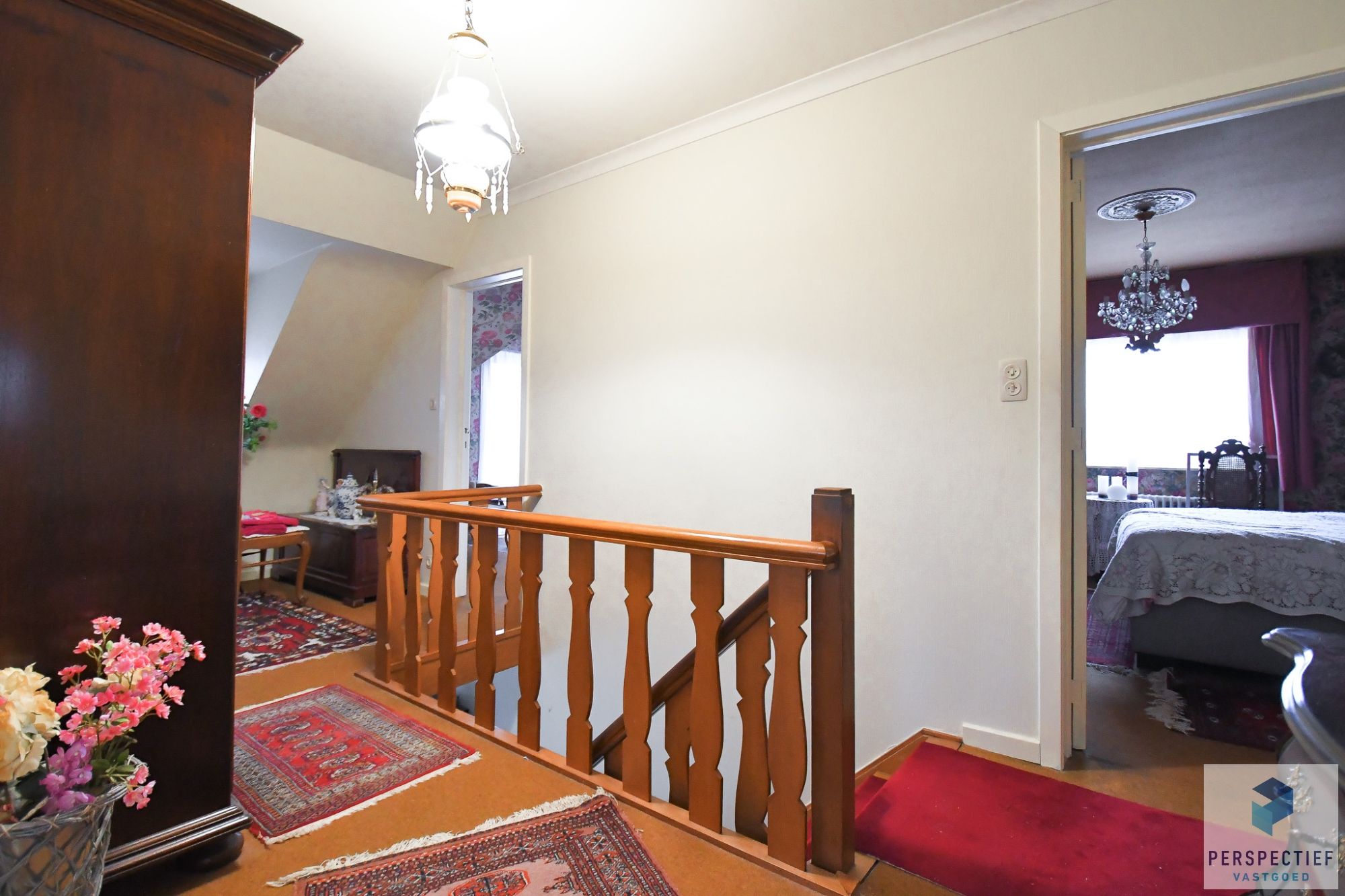 Ruime te renoveren woning met grote tuin op 858m² foto 9